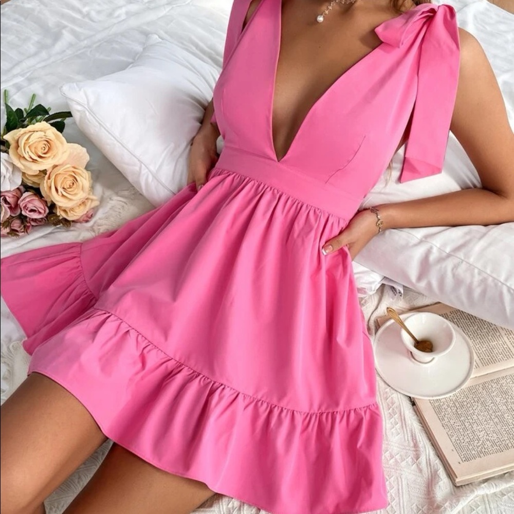 Chic Pink Bow-Tie Mini Dress